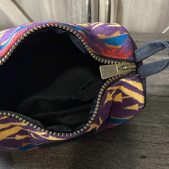 Pendleton Chevron Travel Echo Peaks Purple Crossbody Zipper Bag - Picture 9 of 12